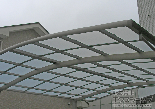 埼玉県飯能市のLIXIL リクシル（トステム）のカーポート カーブポートシグマIII ワイド 積雪〜30cm対応 施工例