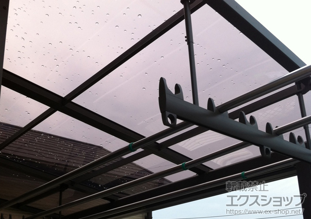 京都府宇治市のLIXIL リクシル（トステム）のバルコニー・ベランダ屋根 ライザーテラスII F型 屋根タイプ 積雪〜20?対応 施工例