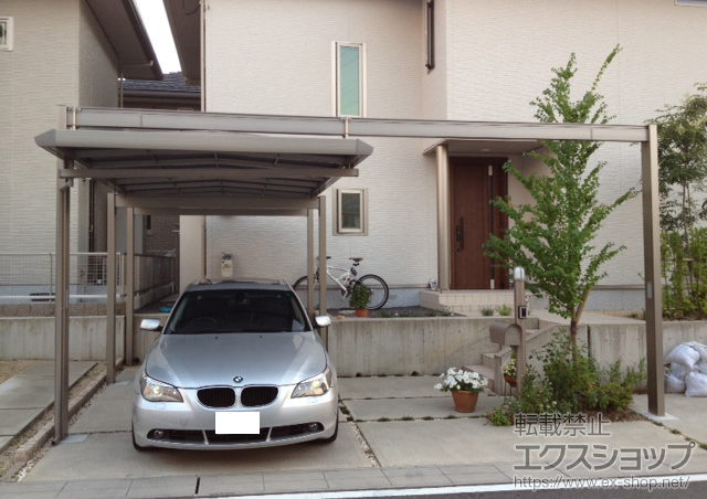 滋賀県大津市のLIXIL リクシル（トステム）のカーポート マルチスクエア フラット屋根タイプ両支持フレームタイプ 施工例