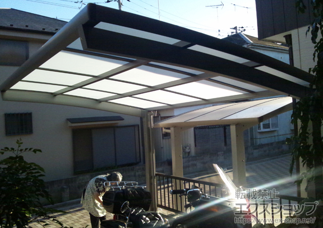 埼玉県富士見市のLIXIL リクシル（トステム）のサイクルポート・駐輪場 カーブポートシグマIIIミニ 積雪〜20cm対応 施工例