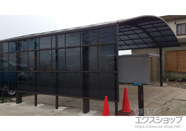 長野県長野市のLIXIL リクシル（トステム）のカーポート リベルポートシグマIII 3台用 積雪〜30cm対応+リベルポートシグマIII サイドパネル3段 施工例
