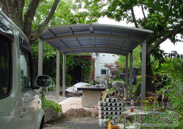 熊本県熊本市のLIXIL リクシル（トステム）のカーポート カーブポートシグマIII ワイド 延長 積雪〜30cm対応 施工例