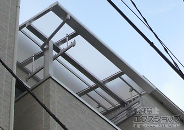 東京都渋谷区のLIXIL リクシル（トステム）のバルコニー・ベランダ屋根 ライザーテラスII F型 屋根タイプ 積雪〜20?対応 施工例