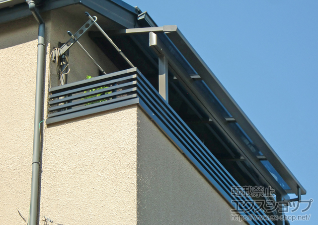 埼玉県さいたま市のLIXIL リクシル（トステム）のバルコニー・ベランダ屋根 ライザーテラスII F型 1500 屋根タイプ 単体 積雪〜50cm対応 施工例