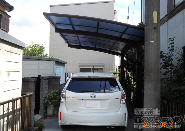 愛知県東海市ののカーポート レイナポート 積雪〜20cm対応+収納式物干しセット2型+屋根ふき材補強部品セット 施工例