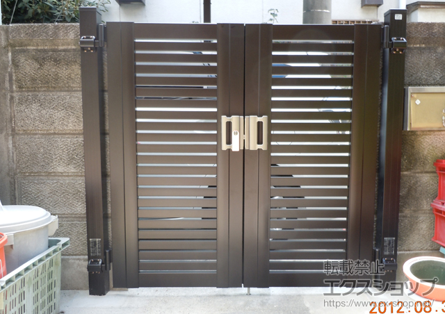 愛知県東海市のの門扉 シャレオR3型 両開き親子 柱使用 施工例