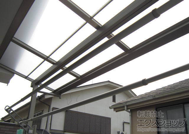 兵庫県宝塚市のLIXIL リクシル（トステム）のバルコニー・ベランダ屋根 ライザーテラスII F型 屋根タイプ 単体 施工例