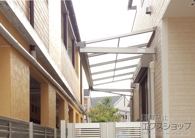 愛知県名古屋市のLIXIL リクシル（トステム）のバルコニー・ベランダ屋根 ライザーテラスII F型 ルーフタイプ 単体 積雪〜20ｃｍ対応 施工例