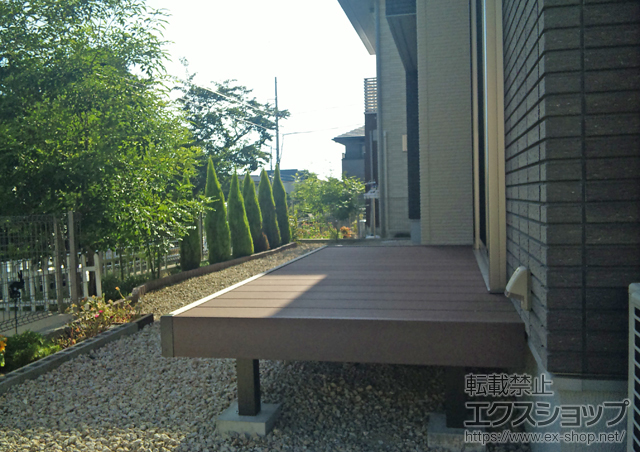 三重県鈴鹿市のLIXIL リクシル（トステム）のウッドデッキ リコステージII 単体 施工例