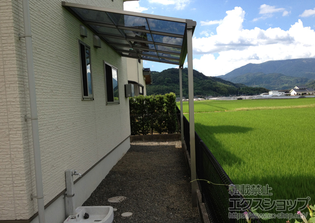 佐賀県多久市のLIXIL リクシル（トステム）のテラス屋根 ライザーテラスII F型 テラスタイプ 単体 積雪〜20cm対応 施工例