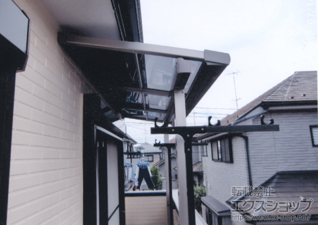 神奈川県横浜市のLIXIL リクシル（トステム）のバルコニー・ベランダ屋根 ライザーテラスII F型 屋根タイプ 積雪〜20?対応 施工例