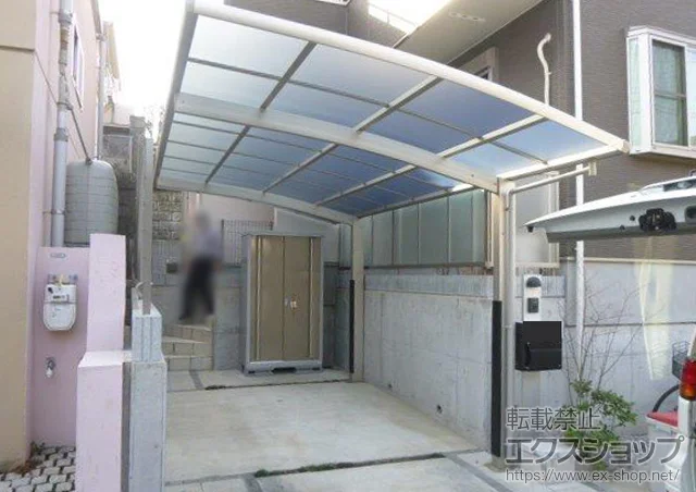 東京都練馬区のYKKAPのカーポート レイナポート 積雪～20cm対応＋ 柱カバー大 2枚入り 施工例