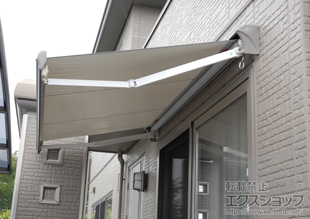 宮城県栗原市のLIXIL リクシル（トステム）のオーニング・日よけ 彩鳥S型 レギュラータイプ 手動式 施工例