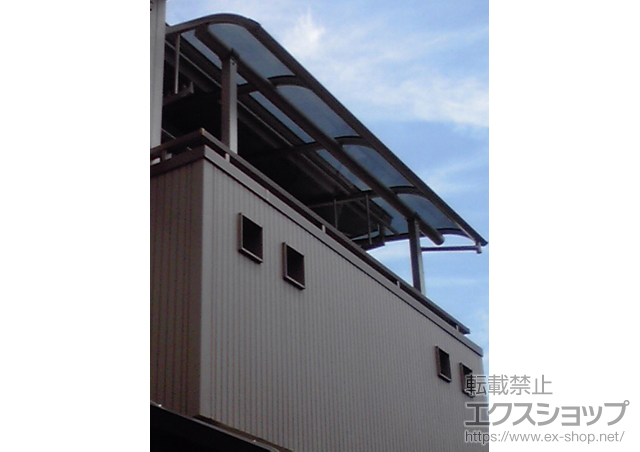 愛知県名古屋市ののバルコニー・ベランダ屋根 プレシオステラス R型 屋根タイプ 単体 積雪〜20cm対応+吊り下げ式物干し 標準 2本入 施工例
