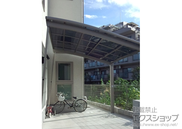 神奈川県川崎市のLIXIL リクシル（トステム）のカーポート カーブポートシグマIII 積雪〜30cm対応+着脱式サポート柱 2本 施工例