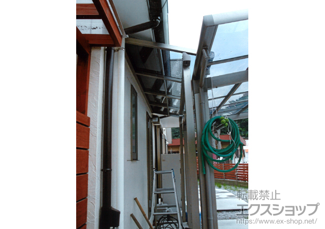 鹿児島県鹿児島市のLIXIL リクシル（トステム）のテラス屋根 ライザーテラスII F型 テラスタイプ 単体 積雪〜20cm対応 施工例