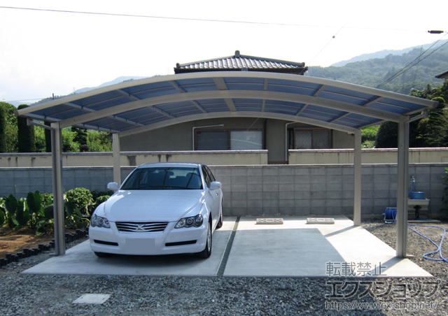 山梨県韮崎市ののカーポート レイナツインポート 積雪〜20cm対応+吊り下げ物干し 標準 2本入 施工例