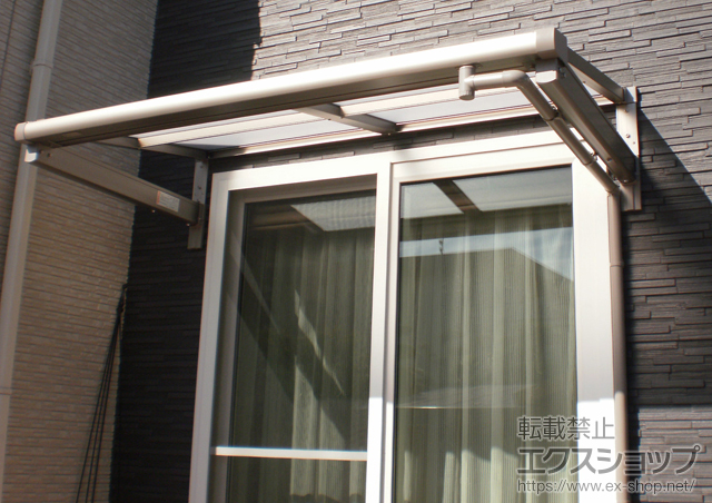 栃木県宇都宮市のLIXIL リクシル（トステム）のバルコニー・ベランダ屋根 ライザーテラスII F型 1階用 ルーフタイプ 積雪〜20?対応 施工例