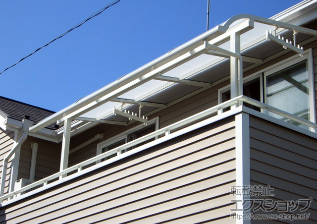 神奈川県横浜市のLIXIL リクシル（トステム）のバルコニー・ベランダ屋根 ライザーテラスII R型 屋根タイプ 単体 施工例