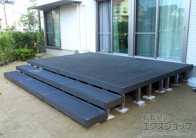 愛知県瀬戸市ののウッドデッキ リウッドデッキ 200 単体+段床正面タイプ 2段仕様 施工例