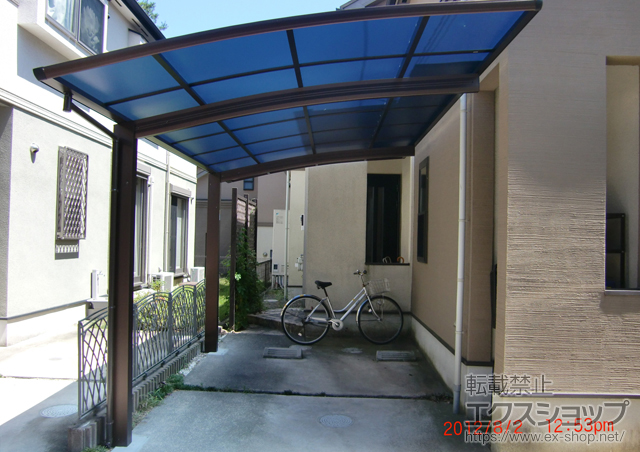 東京都町田市ののカーポート プレシオスポート 積雪〜20cm対応
幅=2,700mm 施工例