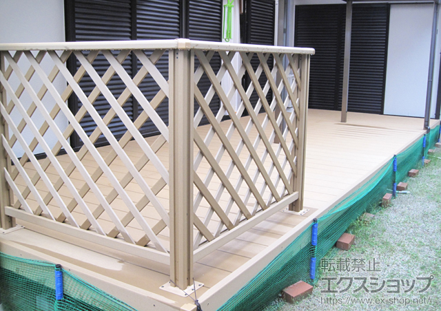 大阪府貝塚市のLIXIL リクシル（トステム）のウッドデッキ リコステージII 施工例