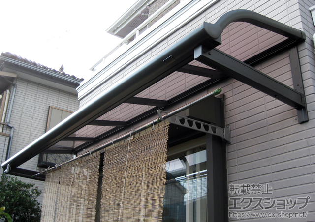 千葉県船橋市のLIXIL リクシル（トステム）のバルコニー・ベランダ屋根 パワーアルファ RB型 ルーフタイプ 単体 積雪〜30cm対応 施工例