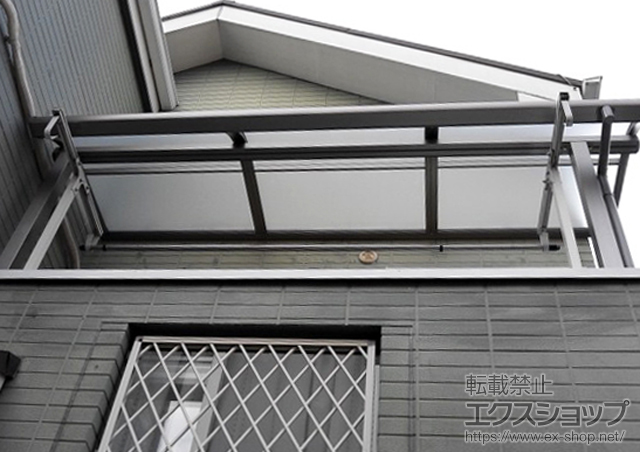 神奈川県横浜市のLIXIL リクシル（トステム）のバルコニー・ベランダ屋根 ライザーテラスII R型 屋根タイプ 単体 積雪〜20cm対応 施工例