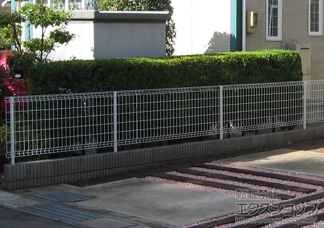宮城県塩竈市ののフェンス・柵 ハイグリッドフェンスUF8型 フリーポールタイプ 施工例