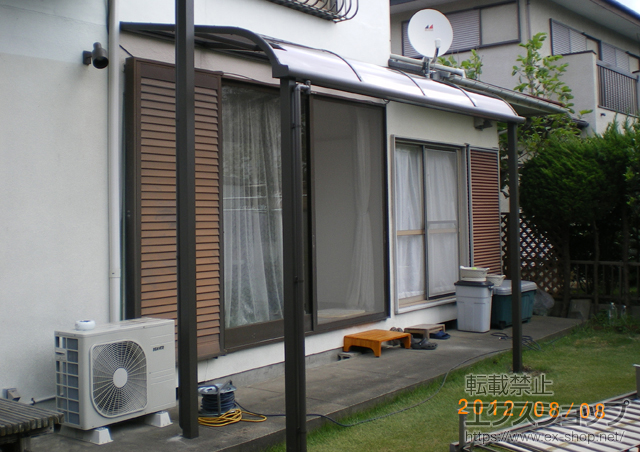 神奈川県三浦郡葉山町のLIXIL リクシル（トステム）のテラス屋根 ライザーテラスII R型 テラスタイプ 単体 積雪対応〜20? 施工例