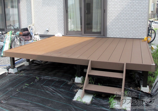 埼玉県鴻巣市ののウッドデッキ リウッドデッキ 200 単体+ リウッドステップ5型 Tタイプ（2段） 施工例