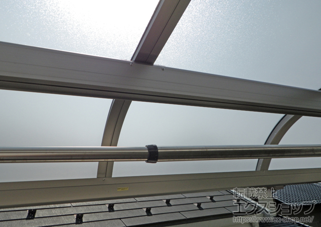 東京都立川市のLIXIL リクシル（トステム）のバルコニー・ベランダ屋根 ライザーテラスII R型 屋根タイプ 単体 積雪〜20cm対応 施工例
