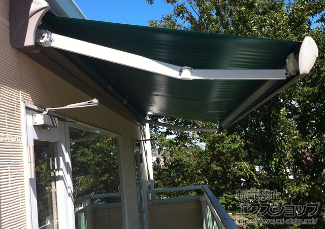 宮城県仙台市のLIXIL リクシル（トステム）のオーニング・日よけ 彩鳥 S型 ボックスタイプ 手動式 施工例