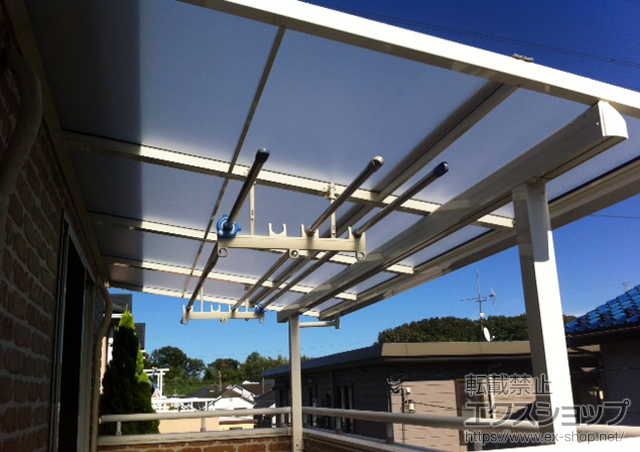 東京都町田市のLIXIL リクシル（トステム）のバルコニー・ベランダ屋根 ライザーテラスII F型 屋根タイプ 積雪〜20?対応 施工例