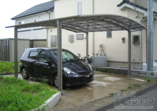 栃木県下都賀郡岩舟町のLIXIL リクシル（トステム）のカーポート カーブポートシグマIII ワイド 積雪〜20cm対応 施工例