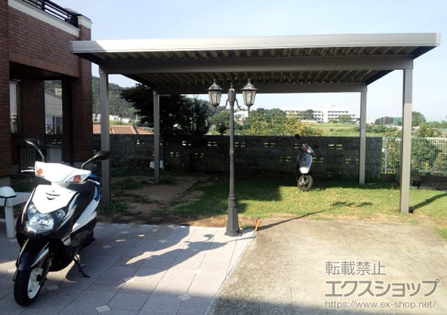 神奈川県秦野市のLIXIL リクシル（トステム）のカーポート テリオスポートIII 1500 2台用 4本柱 積雪〜50cm対応 施工例