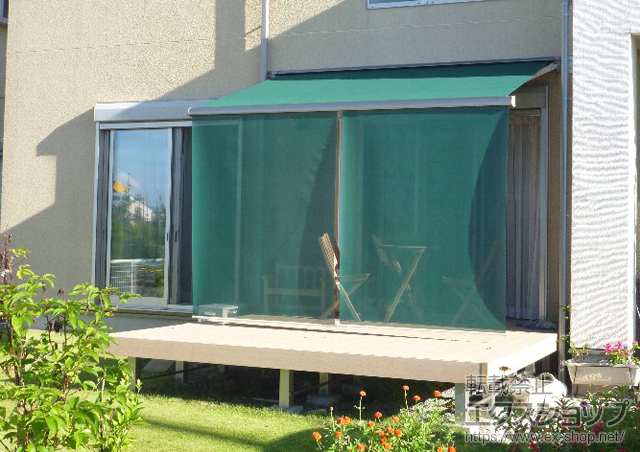 静岡県浜松市のLIXIL リクシル（トステム）のオーニング・日よけ 彩鳥CR型 ボックスタイプ 手動式 施工例