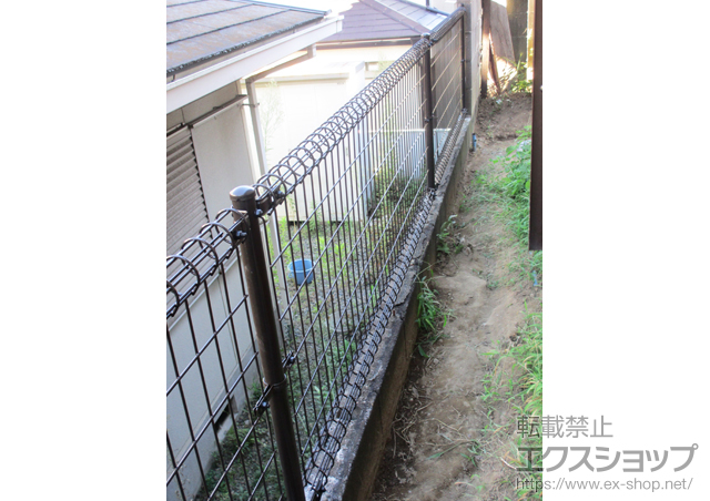 神奈川県綾瀬市ののフェンス・柵 イーネットフェンス2M型　間仕切柱施工 施工例