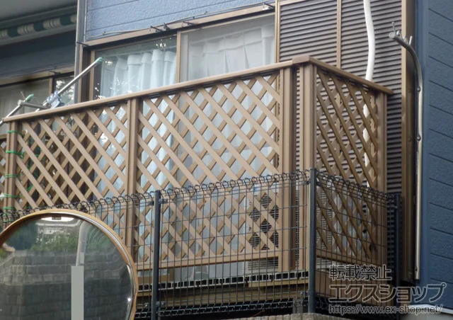 神奈川県横浜市のLIXIL リクシル（トステム）のウッドデッキ リコステージII 単体+デッキフェンス 施工例