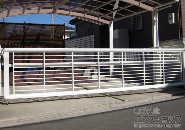 埼玉県川越市ののカーゲート エクスラインアップゲート ワイド 1型 手動式 48-10H 施工例