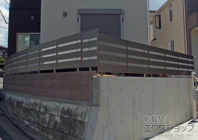 神奈川県川崎市ののフェンス・柵 ライフモダンII YP型フェンス 単色 フリーポールタイプ 施工例