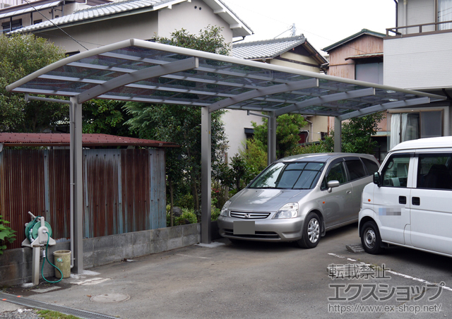 静岡県沼津市ののカーポート レイナポート 縦連棟 積雪〜20cm対応+屋根材ホルダー 1セット 施工例