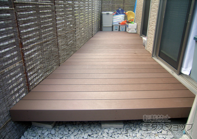 神奈川県平塚市のLIXIL リクシル（トステム）のウッドデッキ リコステージII 施工例