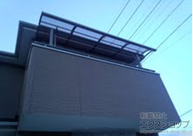 神奈川県伊勢原市のLIXIL リクシル（トステム）のバルコニー・ベランダ屋根 ライザーテラスII R型 屋根タイプ 単体 積雪〜20cm対応 施工例