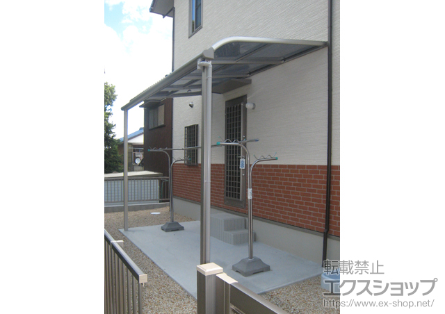 三重県鈴鹿市ののテラス屋根 プレシオステラス R型 テラスタイプ 単体 積雪〜20cm対応 施工例