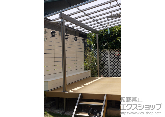 福岡県福岡市のLIXIL リクシル（トステム）のテラス屋根 ライザーテラスII F型 テラスタイプ 単体 積雪〜20cm対応+吊り下げ物干し 標準 2本入 施工例