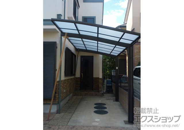千葉県船橋市のLIXIL リクシル（トステム）のカーポート カーブポートシグマIII+柱ガード 施工例