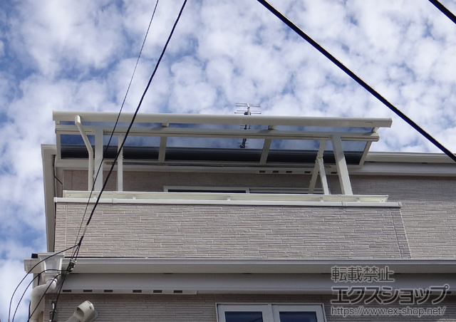 埼玉県志木市のLIXIL リクシル（トステム）のバルコニー・ベランダ屋根 ライザーテラスII R型 屋根タイプ 単体 積雪〜20cm対応 施工例
