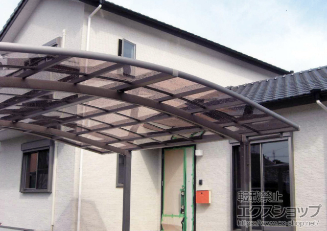 和歌山県御坊市のLIXIL リクシル（トステム）のカーポート カーブポートシグマIII ワイド 積雪〜30ｃｍ対応 施工例