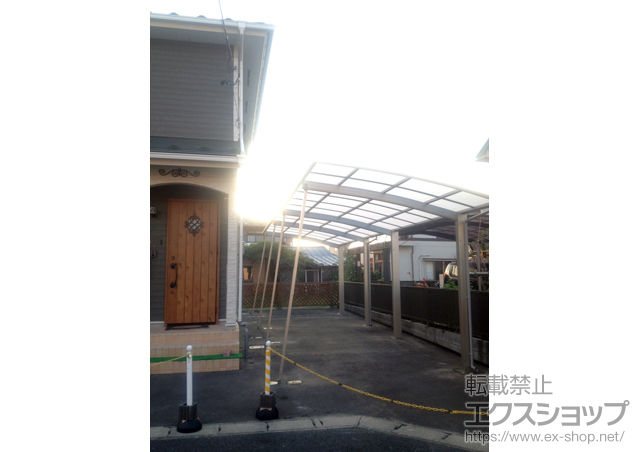 宮城県大崎市のLIXIL リクシル（トステム）のカーポート プレシオスポート 縦連棟 積雪〜20cm対応+着脱式補助柱 2本入 施工例
